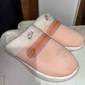Nike Burrow ciabatte comode slip-on scarpe donna taglia 9 arancione/rosa/bianco  - Foto 1 di 7