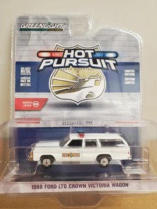 Greenlight 1/64th scale Illinois State Police 1988 Ford LTD Crown Victoria Wagon - Picture 1 of 2