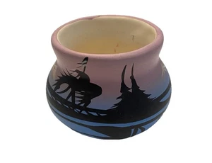 ZEDER MESA SIGNIERT INDIANER HANDGEFERTIGT SCHWARZES PFERD KRIEGER KERAMIK VASE EUC - Bild 1 von 6