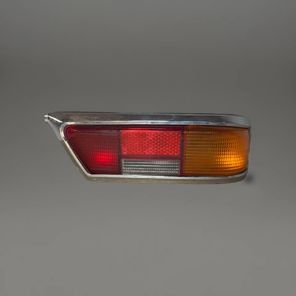 LUZ TRASERA DERECHA MERCEDES BENZ W113 PAGODA 280SL OEM ¡Usada sin probar! Foto 1 de 4