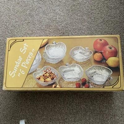 Dessert Set Sundae Set 6pc Apple Shape Bowls Made In Italy - With original box - Image 1 of 3
