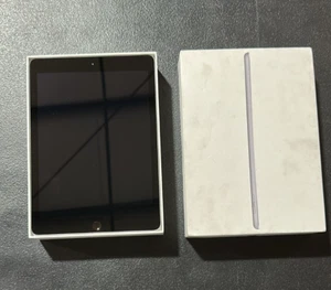 Apple iPad (6th Generation) A1893 128 GB, Wi-Fi, 9.7 in - Space Gray - Picture 1 of 4