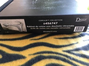 Grifo de cocina extraíble Danze D456747 Corsair cromado nuevo - Imagen 1 de 12