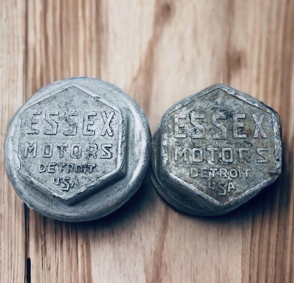 Tapacubos tapacubos de eje automático original vintage de 1920 Essex Motors atornillado Foto 1 de 4