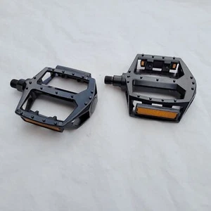 Bicycle Pedals 2 Black Steel Pedals Mountain Bike Pedal with Reflectors - Picture 1 of 6