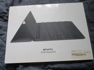 Apple iPad Pro Smart 10.5" Keyboard A1829 MPTL2LL/A Black (NEW SEALED!) - Picture 1 of 9