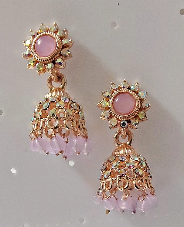 Pendientes Jhumka de piedra circonita cúbica y perlas de imitación coloridas para mujer/adolescente-estilo étnico Foto 1 de 1
