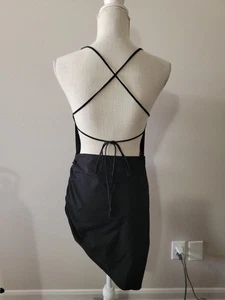 Schwarzes Träger-Minikleid Medium hinten offen Löwin Leinenmischung figurbetont gerafft - Bild 1 von 9