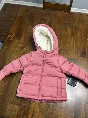 Abrigo de Invierno Okie Dokie Nuevo Bebé Talla 12 Meses Rosa Con Capucha Nuevo con Etiquetas Foto 1 de 4