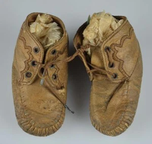 VINTAGE LEATHER BABY CHILDS SHOES - VINTAGE BROWN LACE-UP CHILDRENS SHOES - Picture 1 of 7
