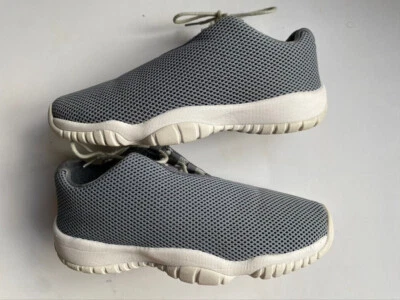 Nike Air Jordan Future Low BG Talla 6.5 Juvenil Color Negro Metálico Plateado  Foto 1 de 4