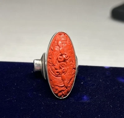 中国出口纯银雕刻辛纳巴带红色石榴石戒指 — 第 1/4 张图片