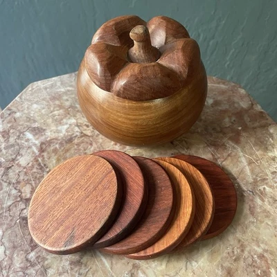 Soporte de berenjena vintage con posavasos: obras de arte de madera torneadas a mano Foto 1 de 4