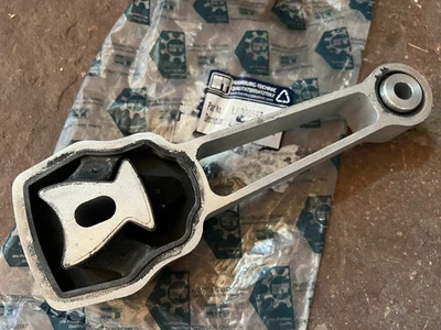 Montaje superior del motor Land-Rover Torque Strut LR000597 nuevo Foto 1 de 4