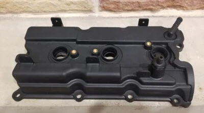 Passengers Front Engine Valve Cover Replacement for Infiniti I35, Nissan Maxima - Image 1 of 4