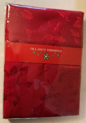 Mantel de pascua Dillard’s Holiday rojo tono sobre tono mezcla de algodón 60 X 120 Foto 1 de 4