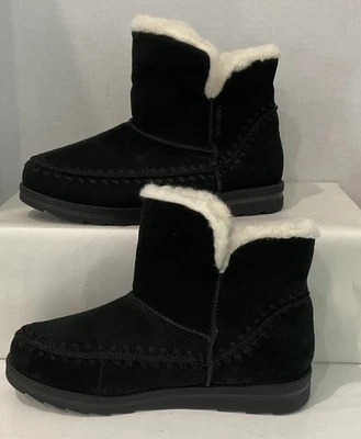 MUK LUKS Mujer Talla 8 Gamuza Piel de Oveja Botín Negro Pull On Forrado Foto 1 de 4