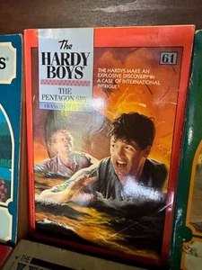 HARDY BOYS #61 THE PENTAGON SPY by Franklin W. Dixon 1980 Wanderer Paperback - Foto 1 di 1