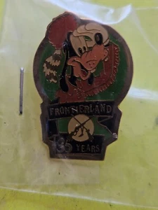 Pin Disney GOOFY Disney Land FRONTIERLAND 35 AÑOS/ANIVERSARIO Pin Palo Nuevo - Imagen 1 de 3