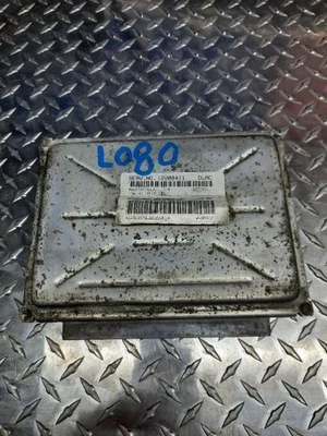 Módulo de control del motor Chevy Silverado 2001-2003 ECM ECU PN-12200411 OEM Foto 1 de 4