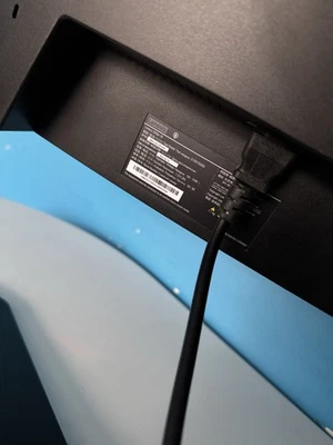 Lenovo G32qc-10 Curved Panel LCD Monitor 31.5" - Image 1 of 4