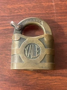 VINTAGE altes Yale & Towne Messing Vorhängeschloss Schloss OHNE SCHLÜSSEL - Bild 1 von 5
