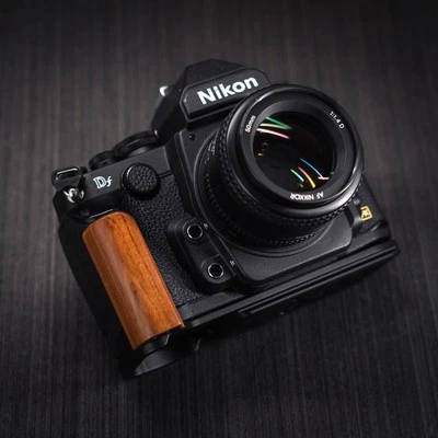 New Wood L Hand Grip Holder for Nikon Df Camera w/Aluminum Alloy Arca Baseplate - Image 1 of 4