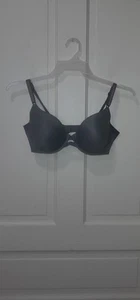 Sujetador gris con correa ajustable ligeramente acolchado con aros talla 36C Warner's en muy buena condición - Imagen 1 de 16