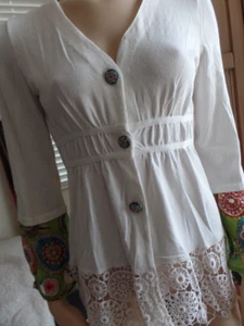 BLUSE STRICK MIT BAUMWOLLE SPITZENBESATZ MADE IN FRANCE - Bild 1 von 9