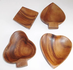Tarjeta Fiesta CUATRO PLATOS DE MERIENDA DE MADERA Corazón Club Diamante Pala para Nueces Caramelo - Imagen 1 de 8