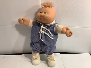 Vintage 1978/1982 Cabbage Patch bambola capelli shag abbronzati occhi verdi una fossetta firmata 14" - Foto 1 di 12