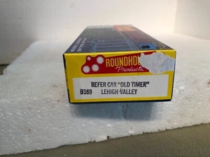 HO Scale 36’ Roundhouse Lehigh Valley “Old Timer” Refrigerator Car Kit (24-427) - Picture 1 of 2