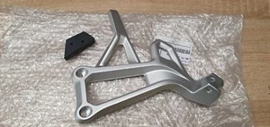 Colgador reposapiés trasero izquierdo bmw f750gs k80 f850gs f900gs k81 8564829 - Imagen 1 de 8