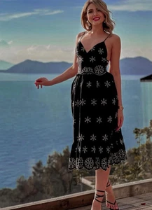 NEW ZARA BLACK DRESS WITH CONTRAST EMBROIDERY V-NECK Fit & Flare L LARGE Y1030B - Picture 1 of 20