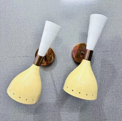 Par de Apliques de Pared de Latón, Beige y Blanco Juego de 2 Mediados de Siglo Italianos Ajustables Foto 1 de 4