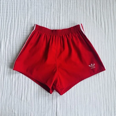 Pantalones Cortos Adidas Vintage S M Años 80 70 Forrados EE. UU. Pista Correr Trifolio Rojo En muy buen estado Foto 1 de 4