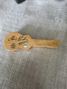Soporte de madera vintage con forma de guitarra Elvis Presley Pen E.P.E. Producto Oficial - Imagen 1 de 2