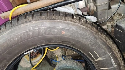 Conjunto de 4 pneus Firestone Winterforce 2 M&S. 255-65 R17. 95% de vida útil do piso. Usado. - Imagem 1 de 3