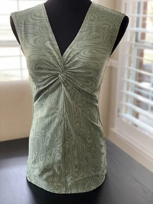 Camiseta sin mangas deportiva sin mangas PATAGONIA para mujer talla M verde usada en excelente estado Foto 1 de 4