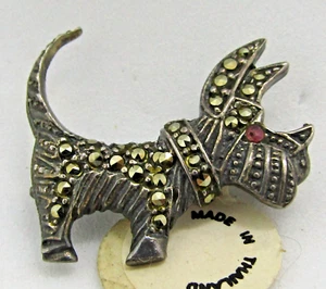 Art Deco Style Sterling Silver Marcasite and Ruby Westie Dog Brooch - Imagen 1 de 6