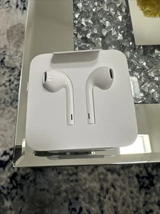 Original Apple EarPods Lightning Connector Wired iPhone OEM Earbuds New Open Box - Picture 1 of 2