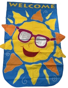 Bandera Decorativa Exterior Bienvenida - Sol Usando "Sombras" 44" Alto x 28" Ancho NUEVO - Imagen 1 de 3