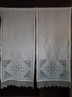 Antiche Tendine Tende in lino ricamati a mano cm 38x85 pizzo al tombolo.Perfette - Immagine 1 di 3