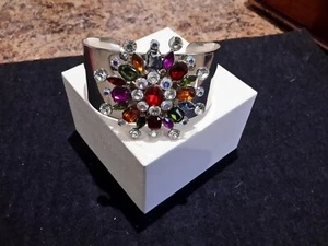 MAKE A STATEMENT-LOVELY BOXED CUFF GLITZY BRACELET WITH 39 GEM STONES - Picture 1 of 5