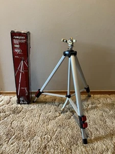 Husky 1010 098 895 Irrigatore Pulsante Ottone 48" Treppiede Pieghevole Base Metallo - Foto 1 di 23