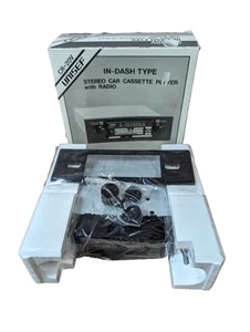 RADIO REPRODUCTOR DE CASSETTE NUEVO VINTAGE UNISEF CR-20V EN TABLERO - Imagen 1 de 6