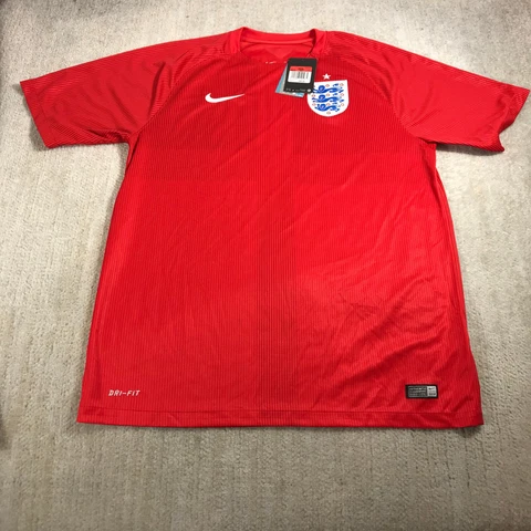 England Jersey NIke Shirt Mens Large Red Soccer 588102-600 2018 2019 Away Cover