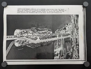 1971 Apollo 15 NASA Menge beobachtet Start Cape Kennedy Pressefoto 8 x 11 - Bild 1 von 2