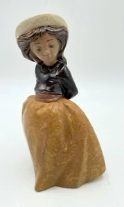 Retired 1987 NAO by Lladro Hand Made Signed FIGURINE GIRL IN BROWN SKIRT & HAT - Picture 1 of 13