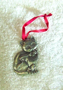 Seagull Pewter 1988 Canada Cat Christmas Tree Ornament  #i - Picture 1 of 3